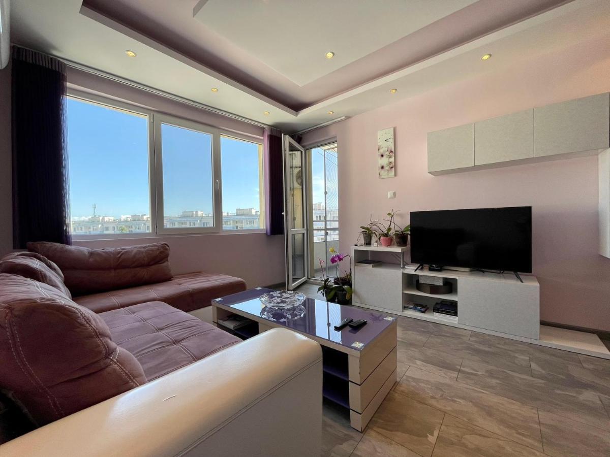 Апартамент Чаролит / Apartment Charoite Burgas Exterior photo
